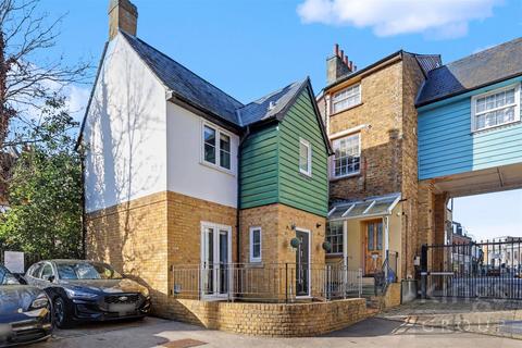 2 bedroom detached house for sale, Town Mill Mews, Hertford