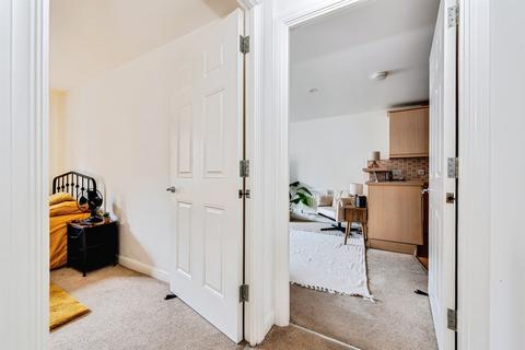 undefined, Brunel Crescent, Swindon