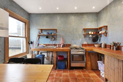 1 bedroom flat for sale, Valmar Road, London, SE5