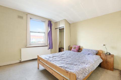 1 bedroom flat for sale, Valmar Road, London, SE5