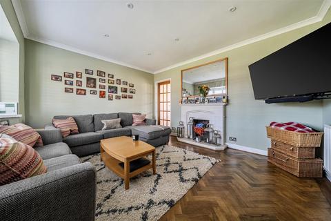 undefined, Larch Avenue, Guildford