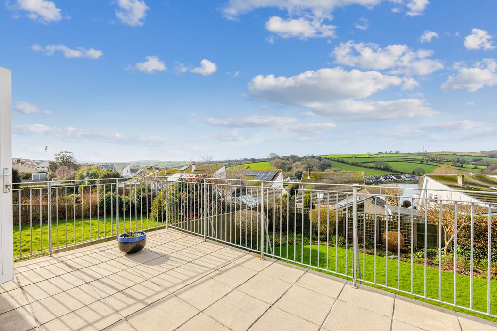 A11 - 13 Hillside Drive Kingsbridge - 260224