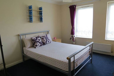 1 bedroom in a house share to rent, Abbey Road, Barking IG11