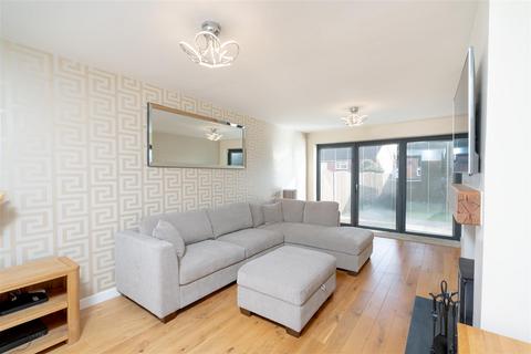 3 bedroom semi-detached house for sale, Manor Close, Leeds LS26