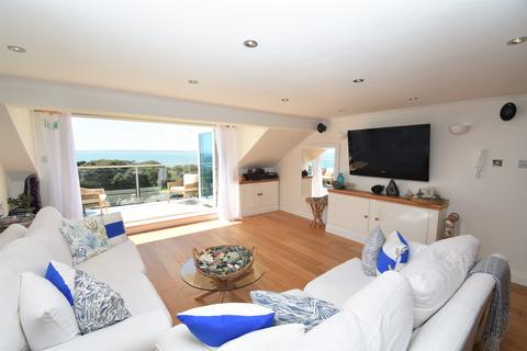 2 bedroom flat for sale, South Parade, Southsea PO5