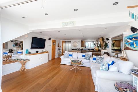 2 bedroom flat for sale, South Parade, Southsea PO5