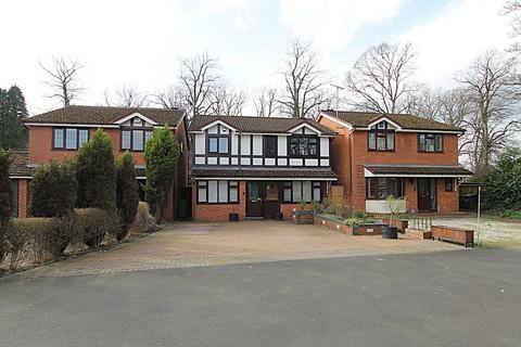 4 bedroom detached house for sale, Kings Road, Kidderminster, DY11