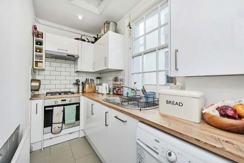 1 bedroom flat to rent, Grafton Square, London SW4