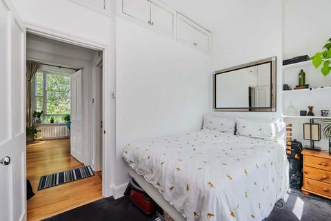 1 bedroom flat to rent, Grafton Square, London SW4