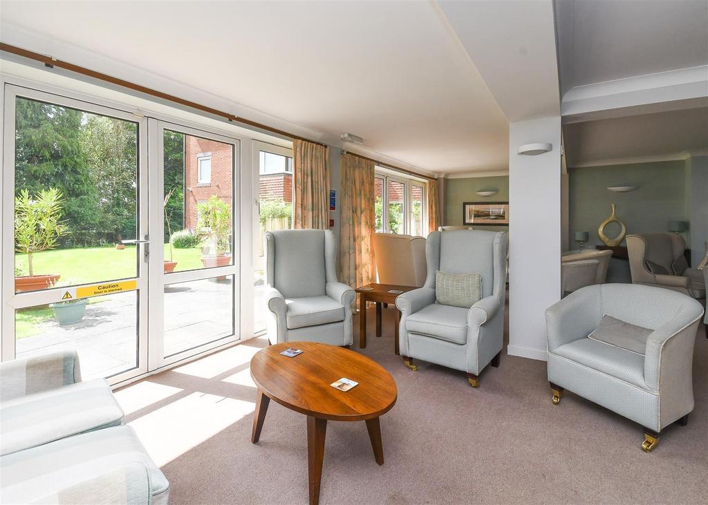 19 Beechwood Court communal lounge.jpg