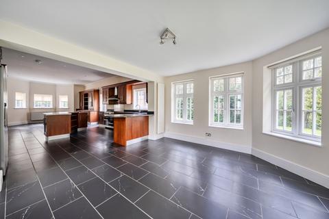 7 bedroom detached house to rent, Woodhall Lane, Sunningdale SL5