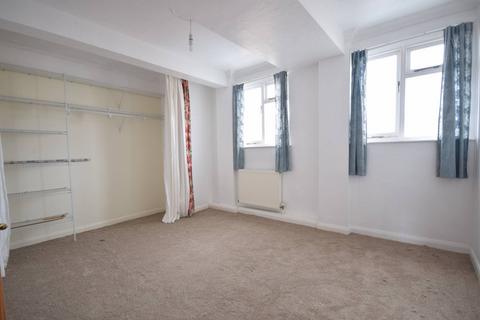 2 bedroom flat to rent, Northam Road, Bideford