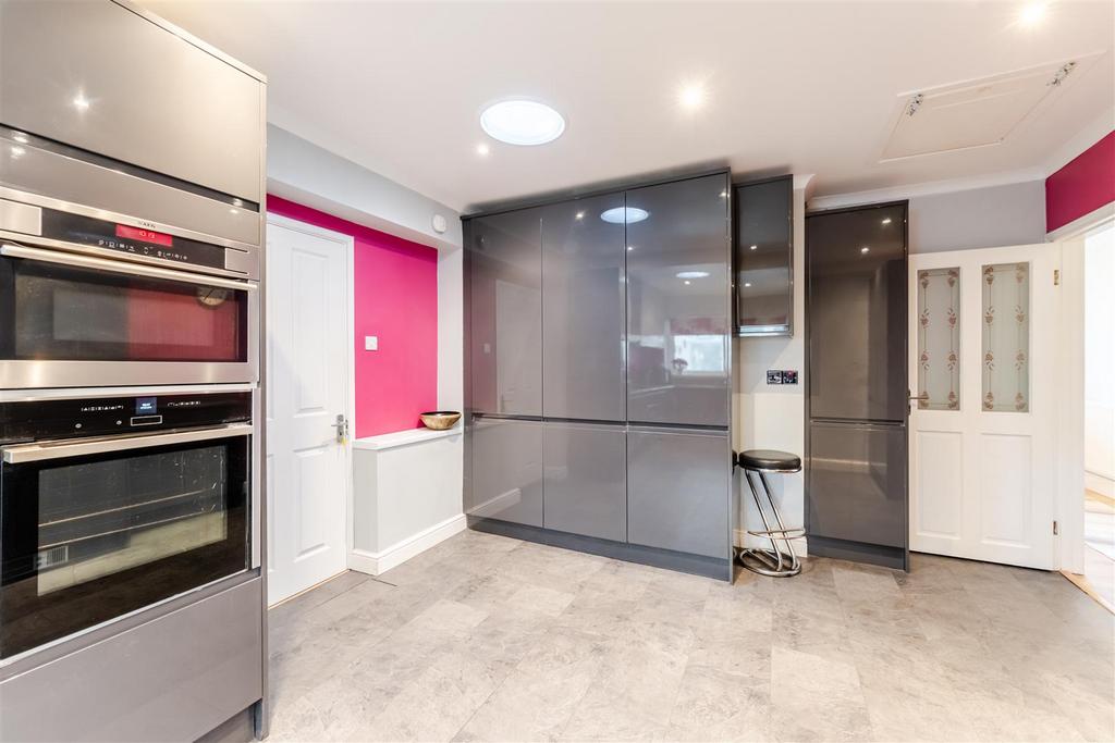5 Rhodyate Lane Cleeve BS49 4 NT 14.jpg