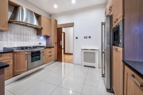 undefined, Hendon Avenue, London, N3