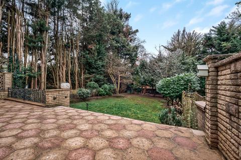 undefined, Hendon Avenue, London, N3