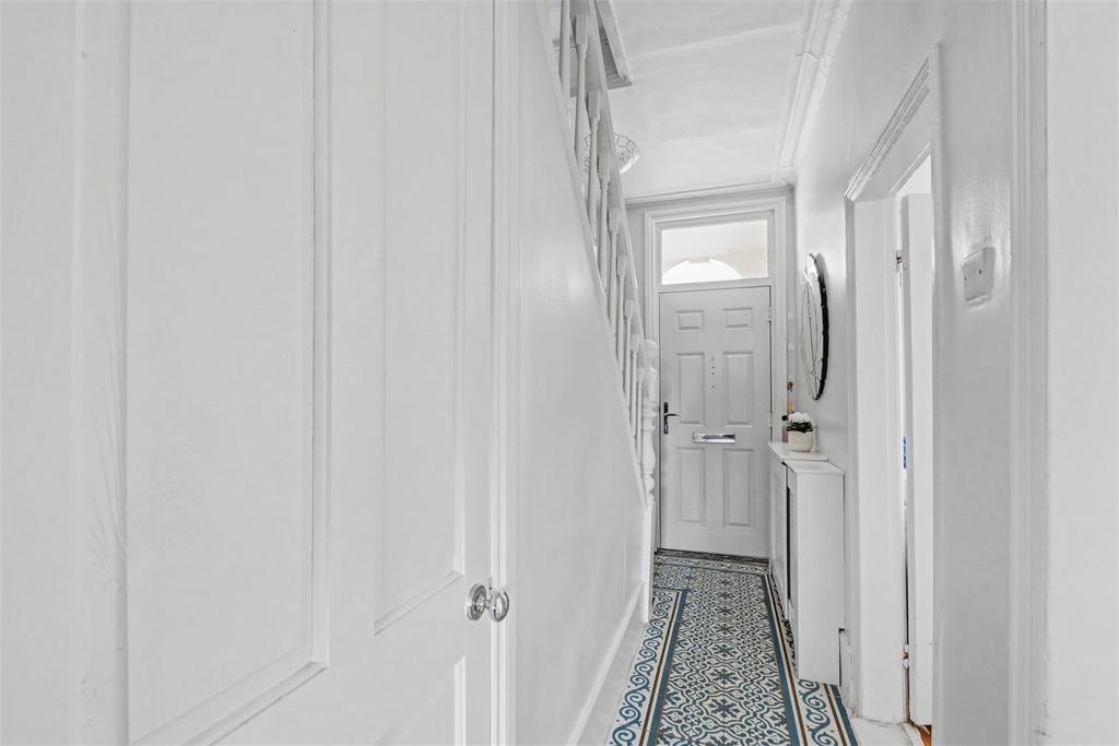 Hallway 2.jpeg