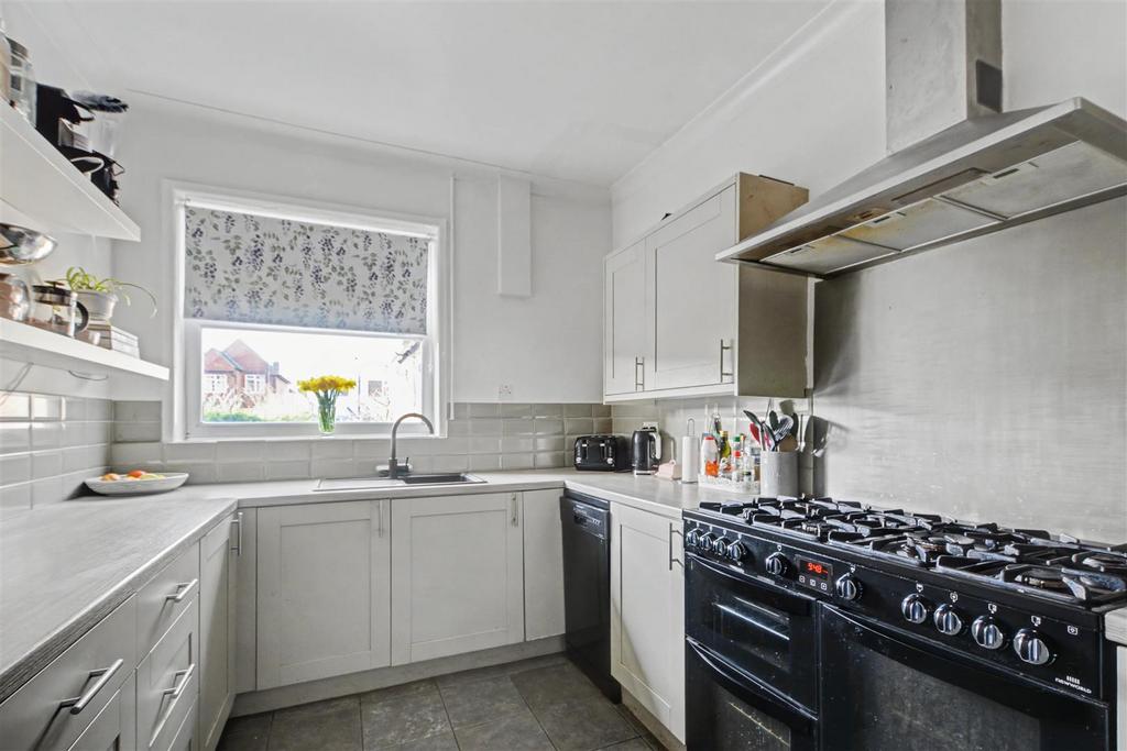 Kitchen 1.jpeg