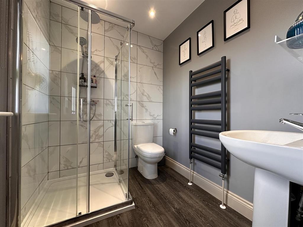 En-Suite Shower Room 592