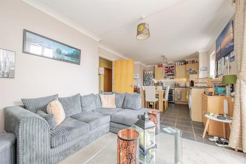 2 bedroom flat for sale, Hening Avenue, Ipswich
