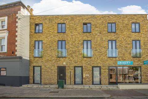 undefined, Queens Road, Teddington TW11
