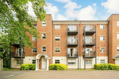 2 bedroom flat to rent, Coppetts Road, London N10