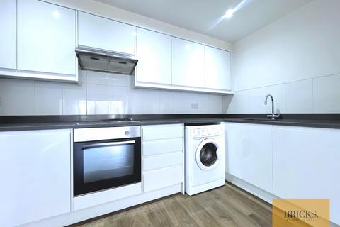 1 bedroom apartment to rent, 74a High Street, Watford WD17