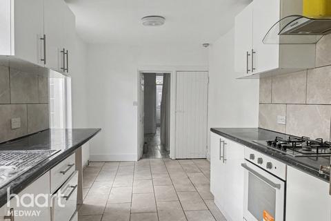 4 bedroom terraced house for sale, Toronto Road, Gillingham