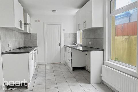 4 bedroom terraced house for sale, Toronto Road, Gillingham
