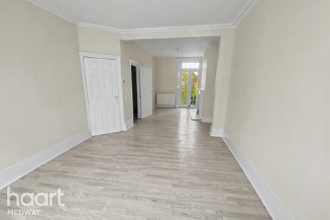 4 bedroom terraced house for sale, Toronto Road, Gillingham