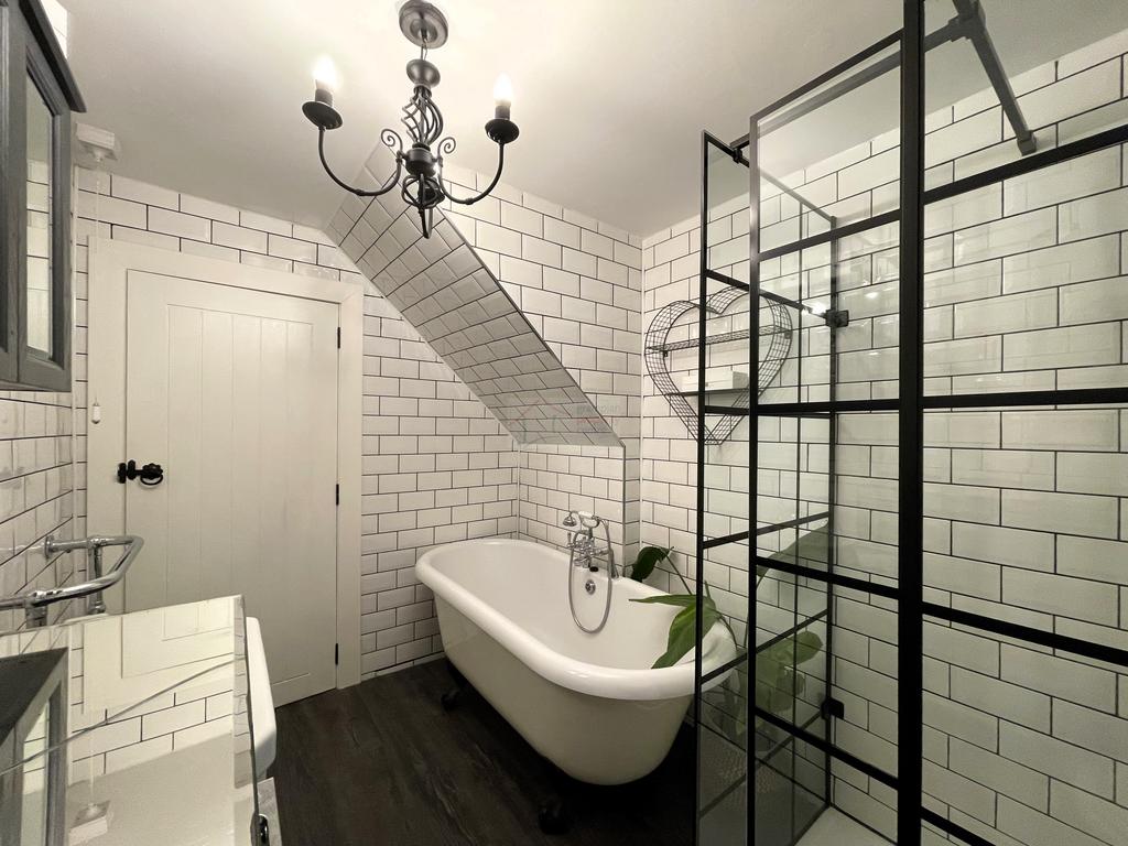 Bathroom .JPG