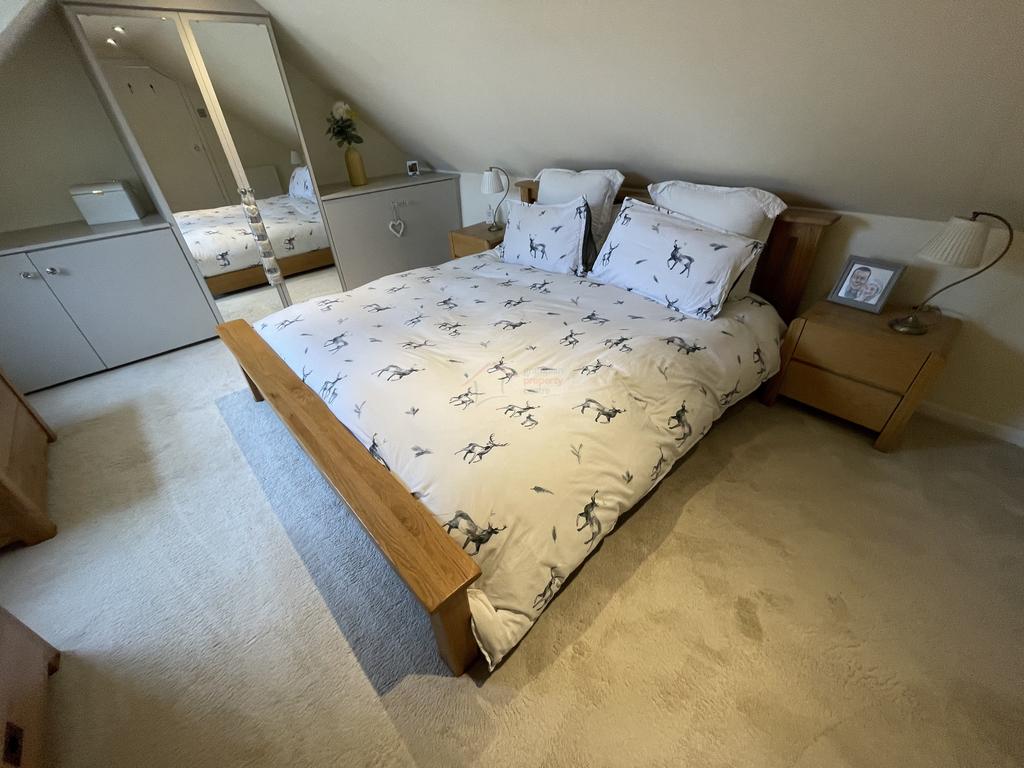 Bedroom 1.JPG