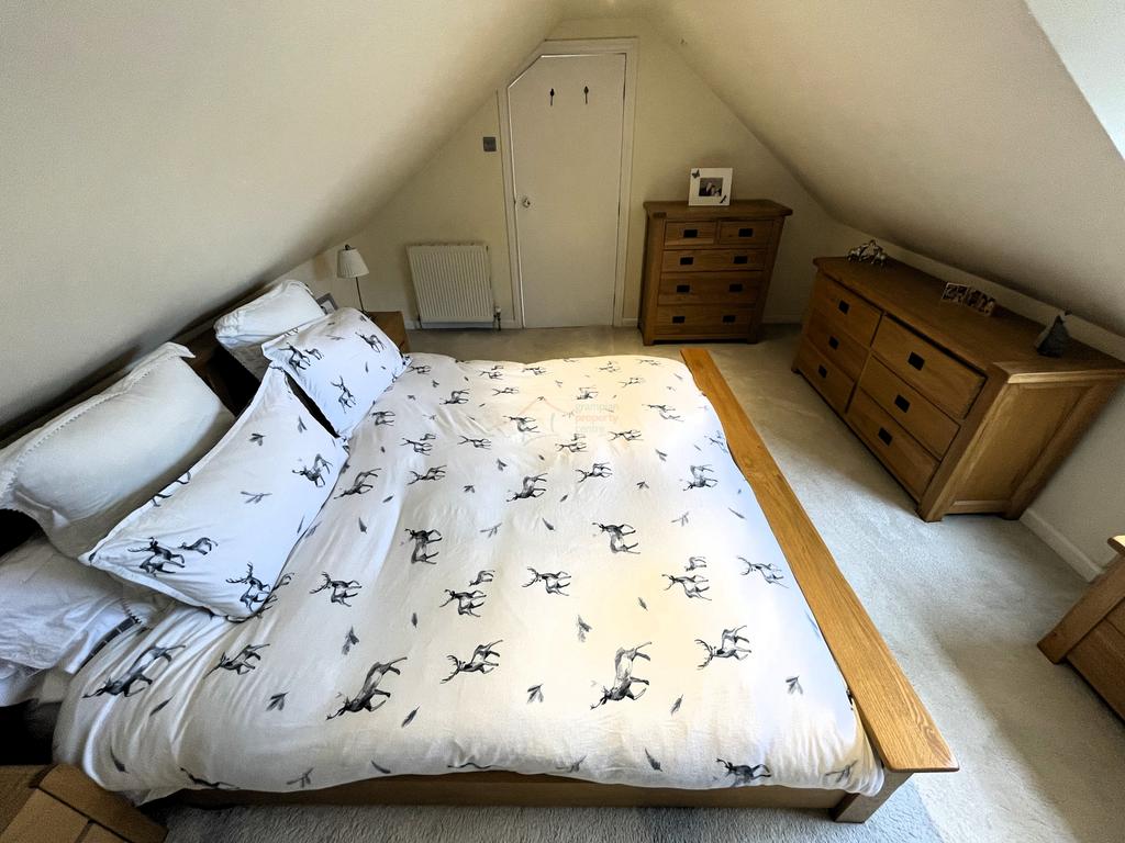 Bedroom 1.JPG