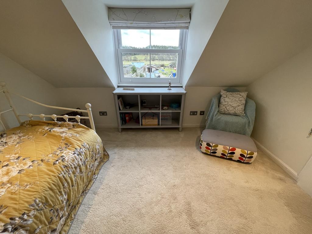Bedroom 2.JPG
