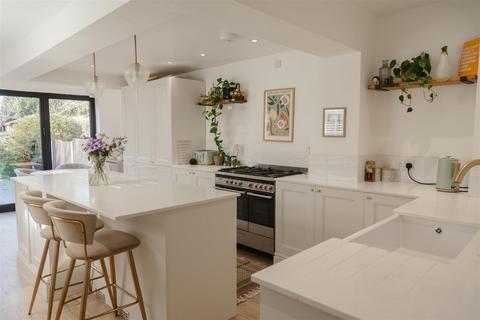 2 bedroom end of terrace house for sale, Junction Road, Warley, Brentwood