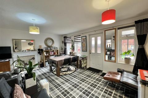 3 bedroom semi-detached house for sale, Richard Court, Darlington