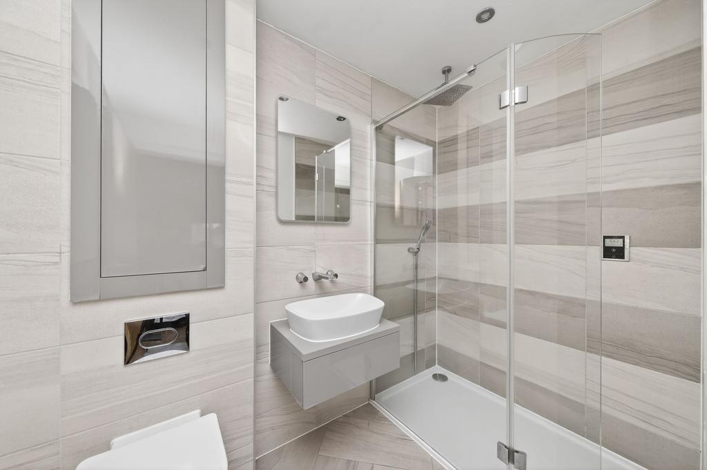 Bedroom one en suite