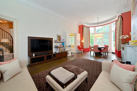 5 bedroom flat for sale, Belsize Park Gardens, Belsize Park, NW3
