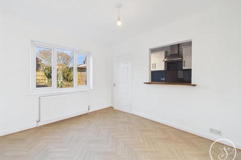 3 bedroom terraced house to rent, Henconner Gardens, Leeds LS7
