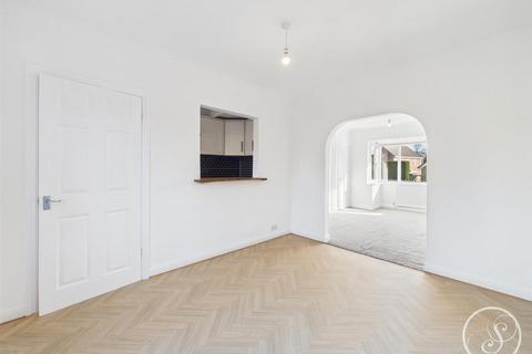 3 bedroom terraced house to rent, Henconner Gardens, Leeds LS7