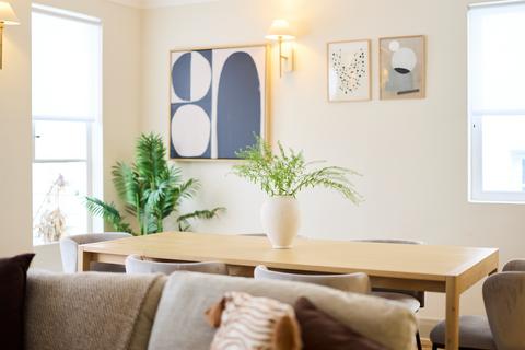1 bedroom apartment for sale, Strathearn Place, London