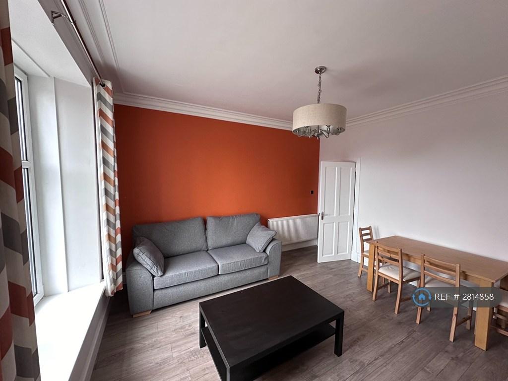 Living Room (2)