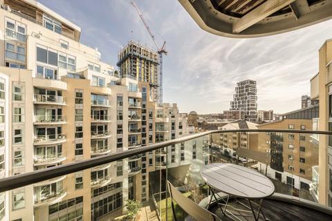 1 bedroom flat for sale, Bridges Court Road, London SW11