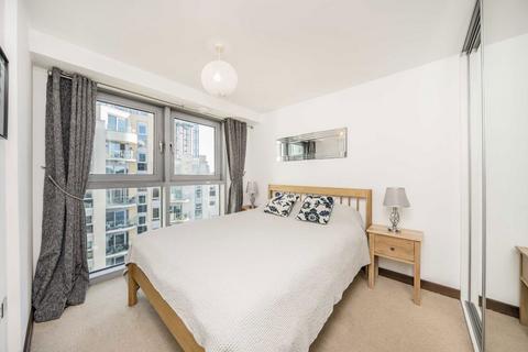1 bedroom flat for sale, Bridges Court Road, London SW11