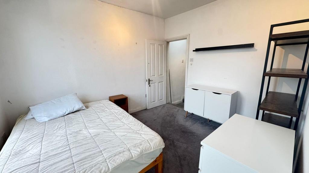Bedroom 2.jpeg