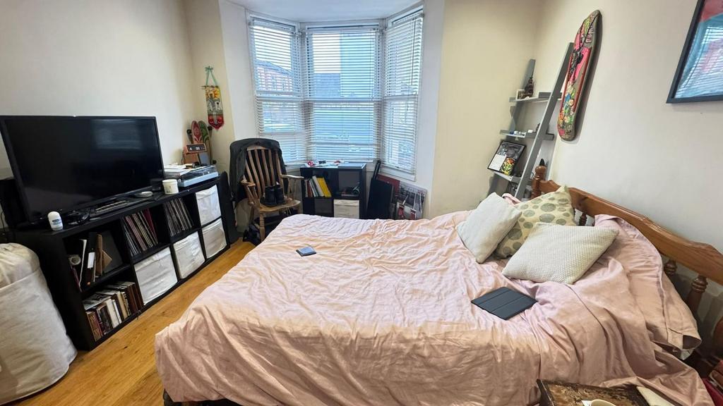 Bedroom 1.jpeg