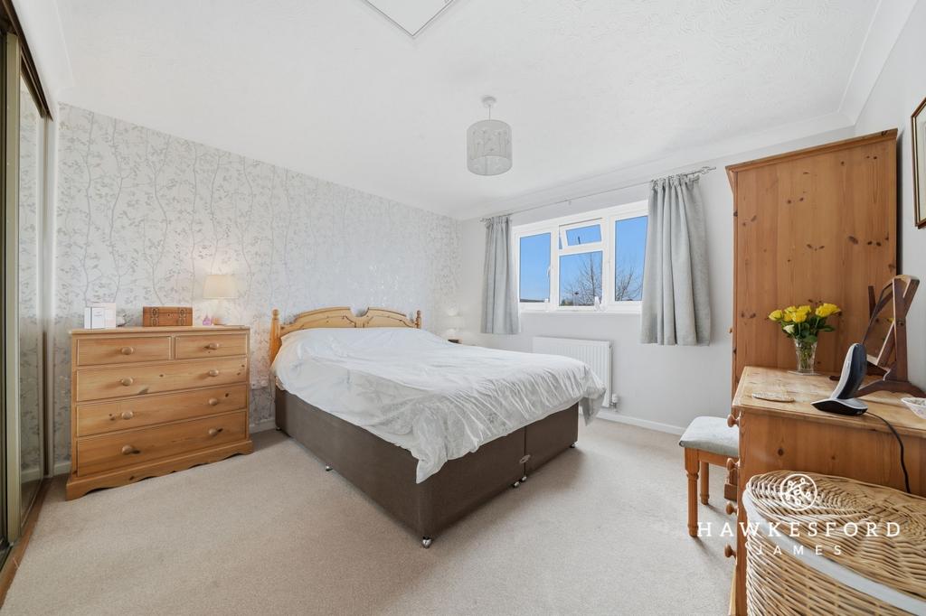Fallowfield, Sittingbourne - Bedroom 1