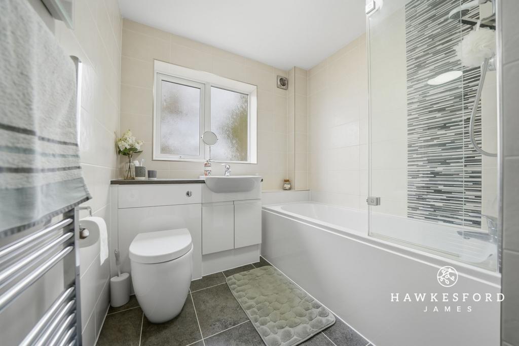Fallowfield, Sittingbourne - Bathroom