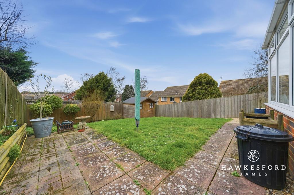 Fallowfield, Sittingbourne - Garden