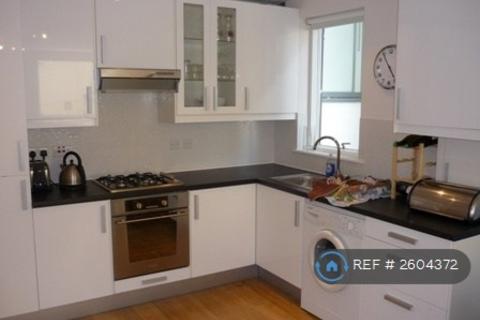 2 bedroom flat to rent, Garfield Mews, London, SW11