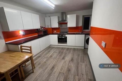 3 bedroom bungalow to rent, Valley Road, Gillingham, ME7